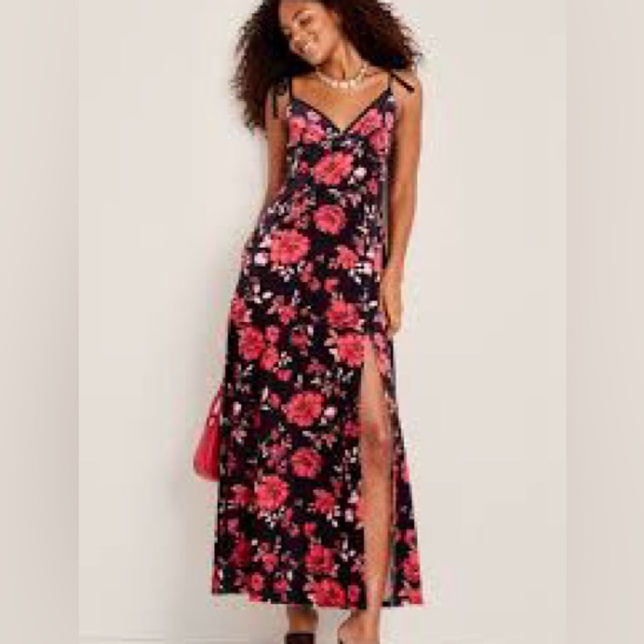 Elegant Black and Red Floral Maxi Dress - Picture 1 of 6